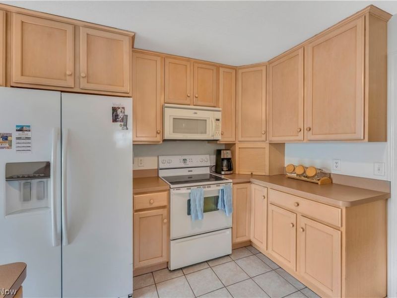 144 Royal Troon Drive SE, Warren, OH 44484 Photo 15