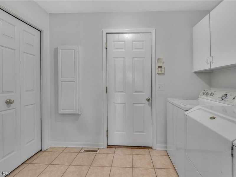 144 Royal Troon Drive SE, Warren, OH 44484 Photo 16