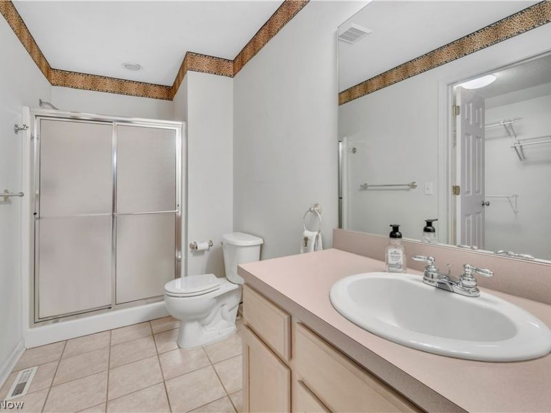 144 Royal Troon Drive SE, Warren, OH 44484 Photo 32
