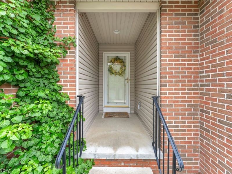 144 Royal Troon Drive SE, Warren, OH 44484 Photo 4