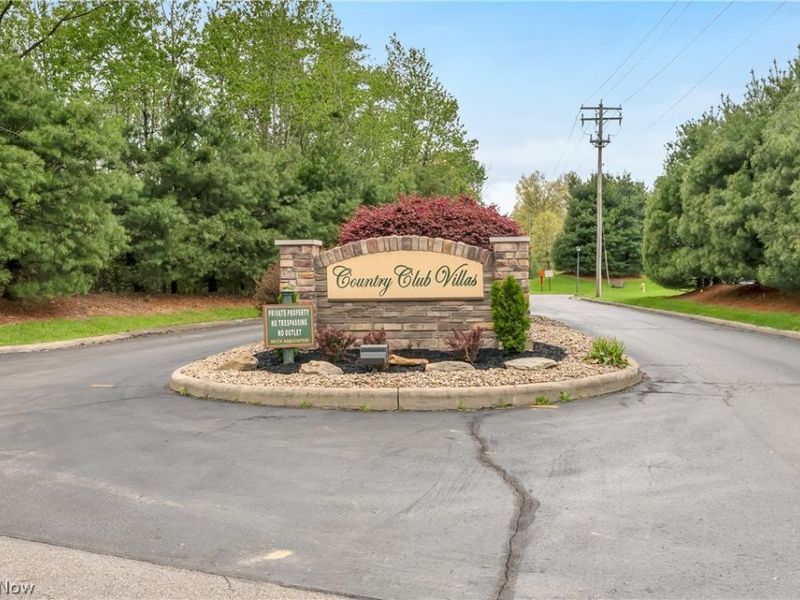 144 Royal Troon Drive SE, Warren, OH 44484 Photo 5