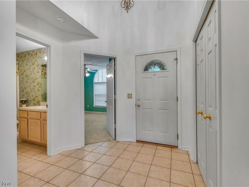 144 Royal Troon Drive SE, Warren, OH 44484 Photo 8
