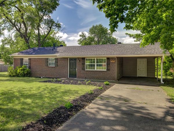 2101 Sycamore Place , Springdale, AR 72762