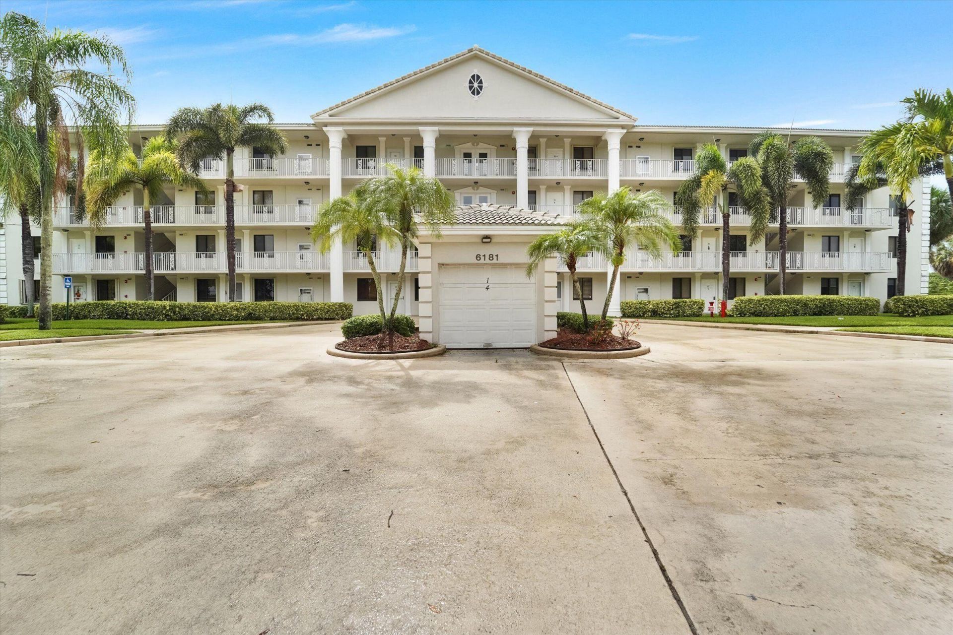 6181 Balboa Circle, Unit 303, Boca Raton, FL 33433 Photo