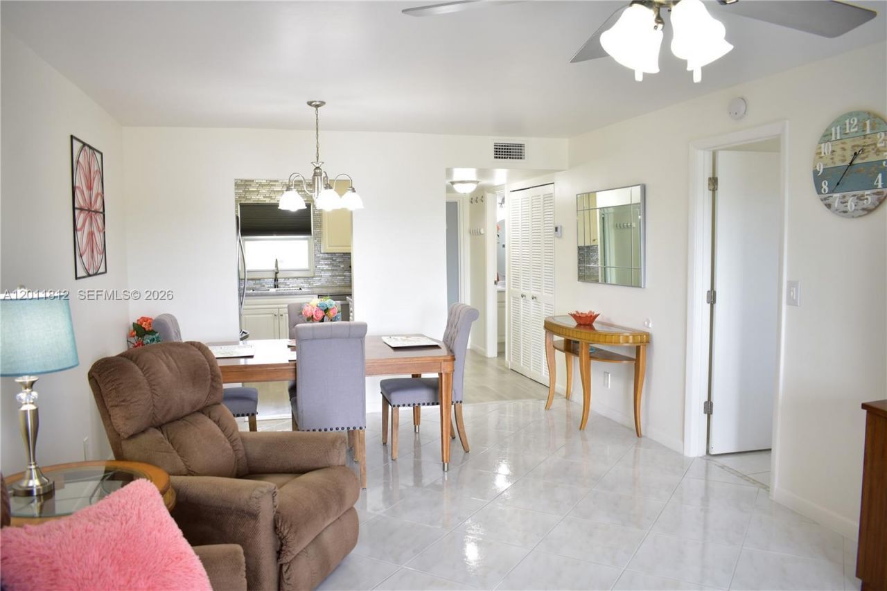 9350 Sunrise Lakes Blvd, Unit 307, Sunrise, FL 33322 Photo