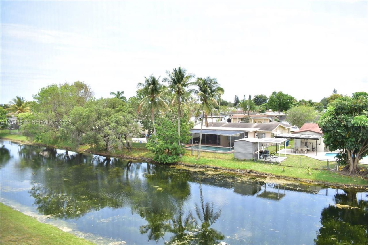 9350 Sunrise Lakes Blvd, Unit 307, Sunrise, FL 33322 Photo