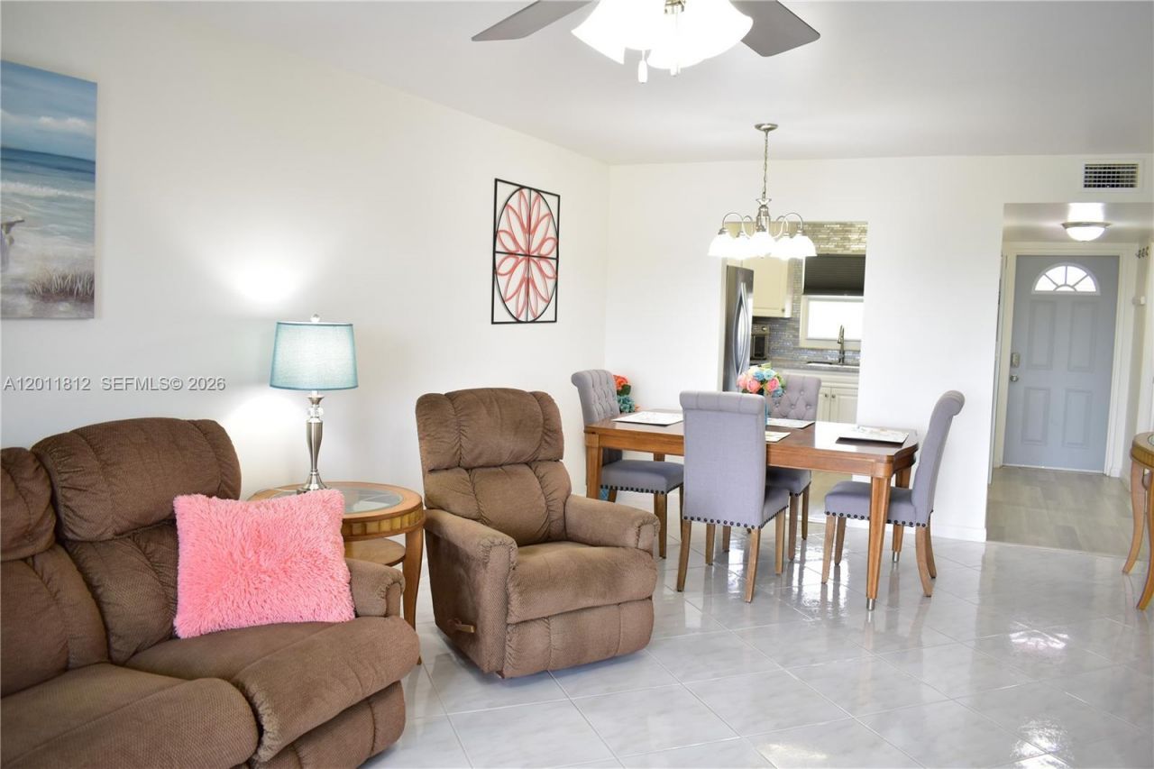 9350 Sunrise Lakes Blvd, Unit 307, Sunrise, FL 33322 Photo