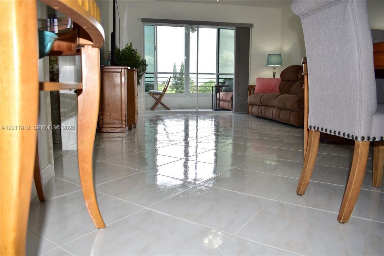 9350 Sunrise Lakes Blvd, Unit 307, Sunrise, FL 33322 Photo