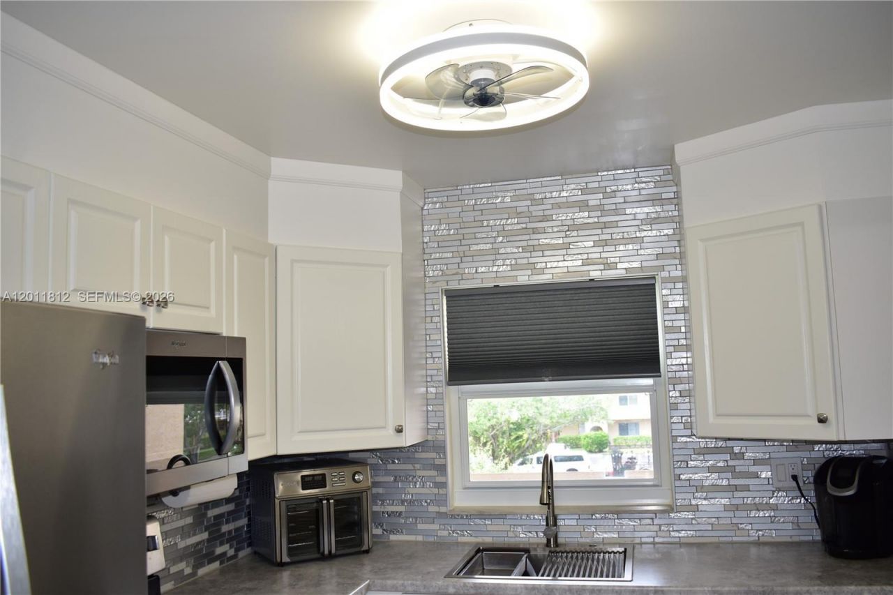 9350 Sunrise Lakes Blvd, Unit 307, Sunrise, FL 33322 Photo