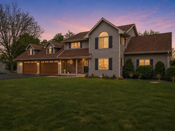 26041 Deer Ridge Trl, Norway, WI 53185