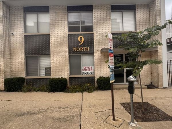 9 County Street , Waukegan, IL 60085