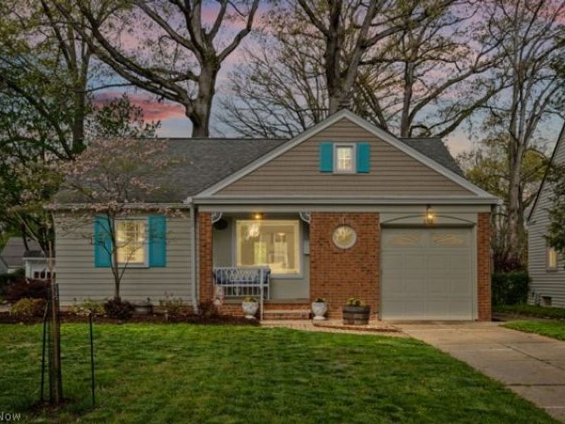 552 Lake Forest Drive, Bay Village, OH 44140 Photo 1