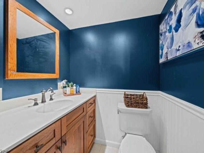 552 Lake Forest Drive, Bay Village, OH 44140 Photo 18