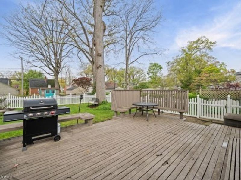 552 Lake Forest Drive, Bay Village, OH 44140 Photo 21