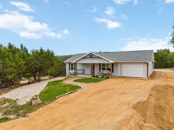 1060 POPLAR CT, Fischer, TX 78623