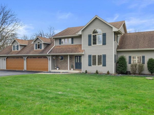 26041 Deer Ridge TRAIL, Waterford, WI 53185