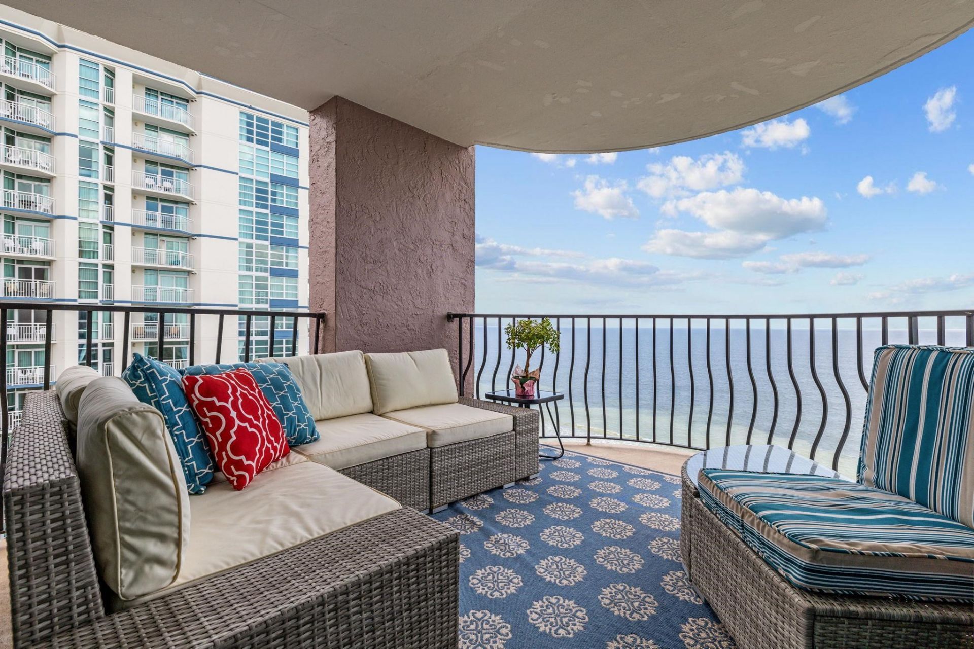 2500 N Ocean Blvd.  Photo 8