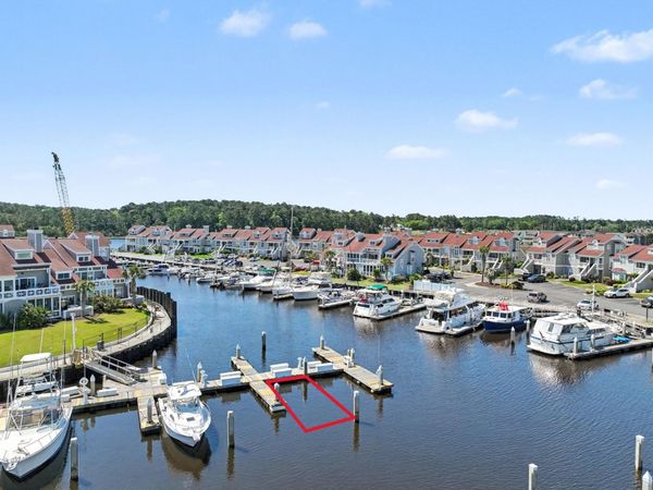 4396 Baldwin Ave., Little River, SC 29566