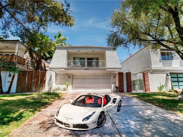 940 Vegas Valley Drive, Las Vegas, NV 89109
