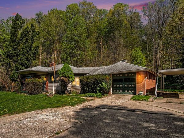 8976 Division Avenue S, Byron Center, MI 49315