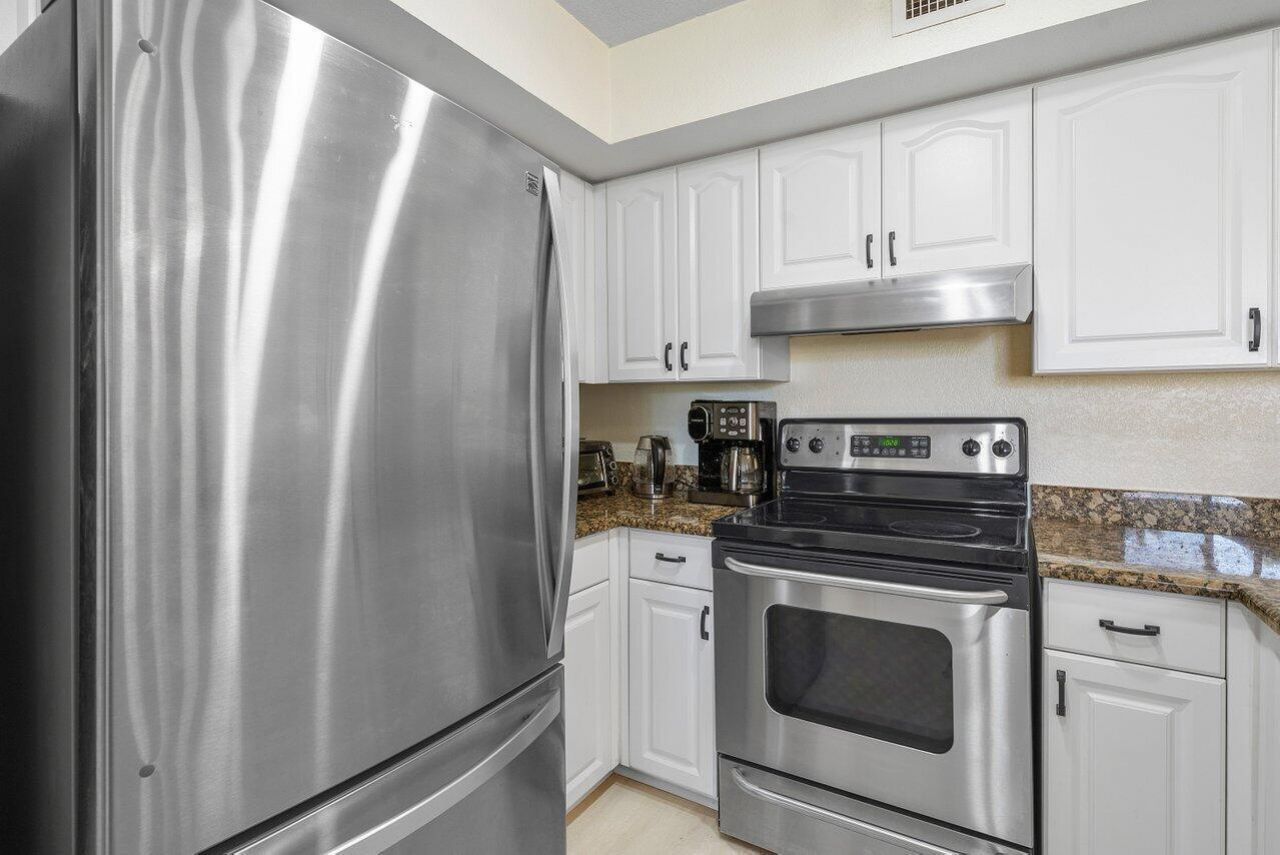 157 Yacht Club Way, Unit 206, Hypoluxo, FL 33462 Photo