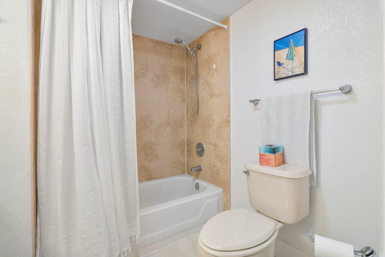 157 Yacht Club Way, Unit 206, Hypoluxo, FL 33462 Photo