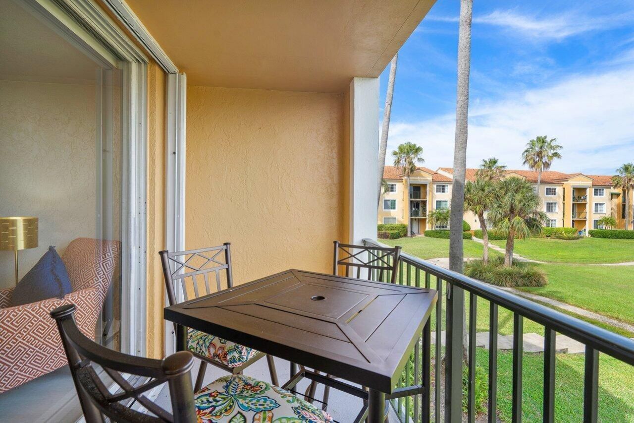157 Yacht Club Way, Unit 206, Hypoluxo, FL 33462 Photo