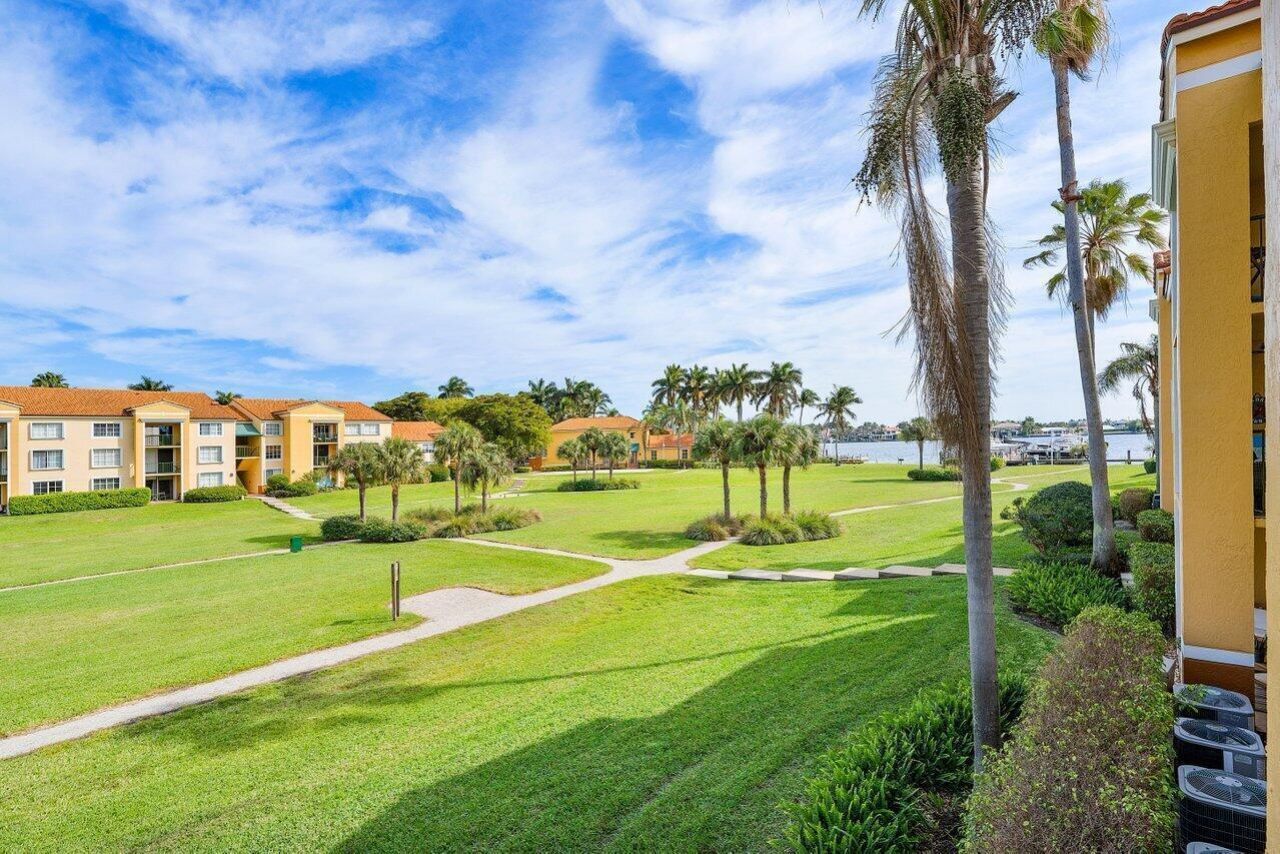 157 Yacht Club Way, Unit 206, Hypoluxo, FL 33462 Photo