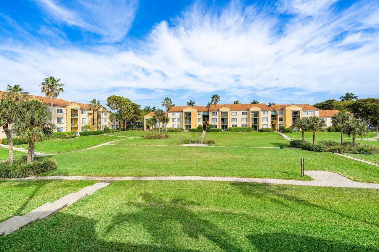 157 Yacht Club Way, Unit 206, Hypoluxo, FL 33462 Photo