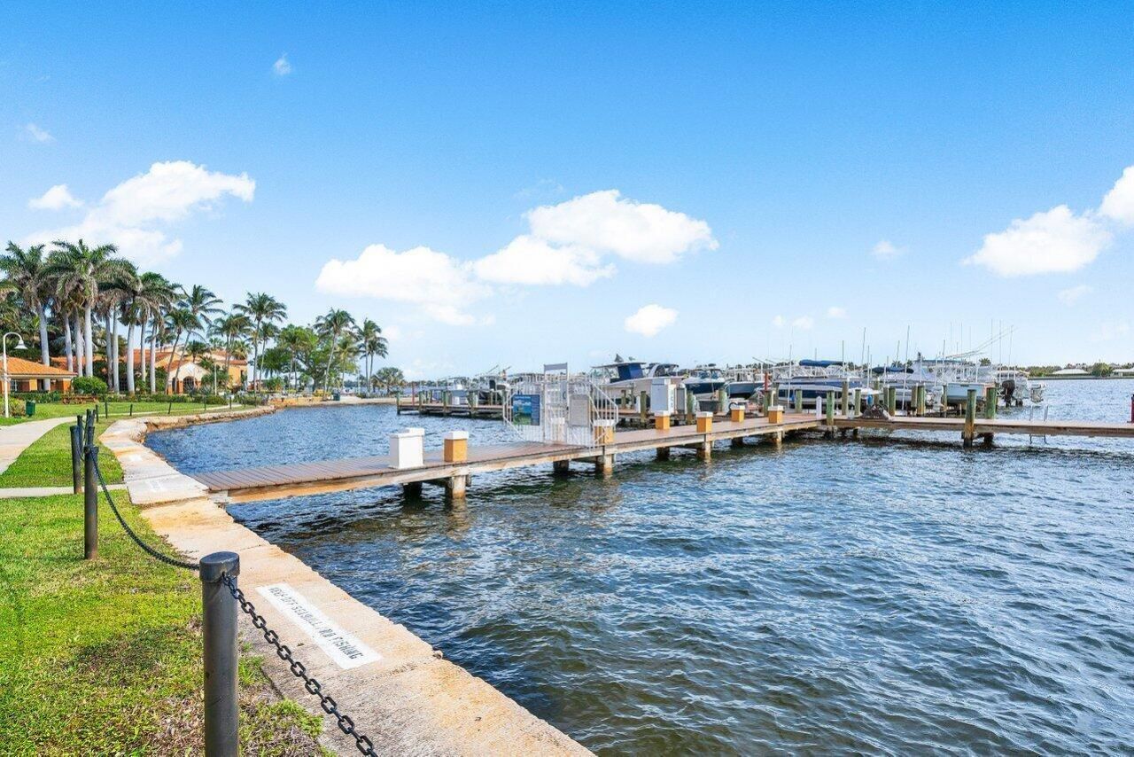 157 Yacht Club Way, Unit 206, Hypoluxo, FL 33462 Photo