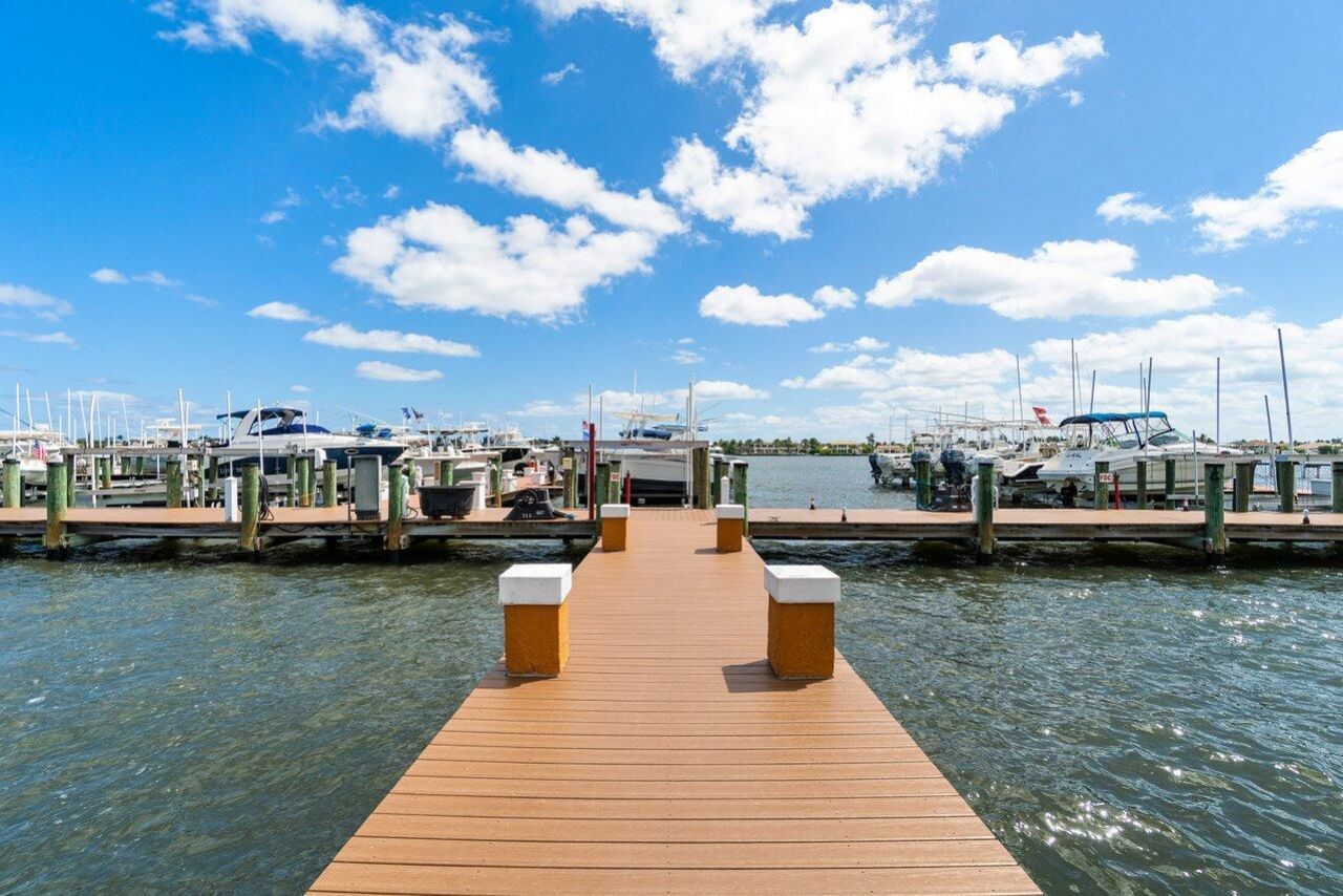 157 Yacht Club Way, Unit 206, Hypoluxo, FL 33462 Photo