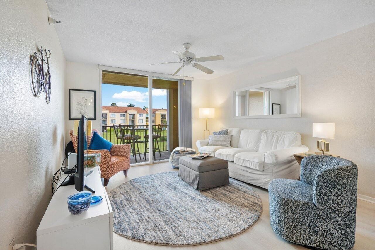 157 Yacht Club Way, Unit 206, Hypoluxo, FL 33462 Photo