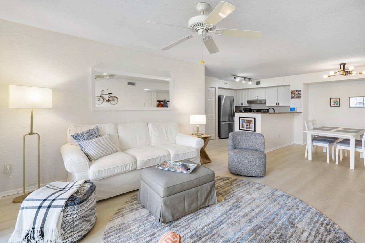 157 Yacht Club Way, Unit 206, Hypoluxo, FL 33462 Photo