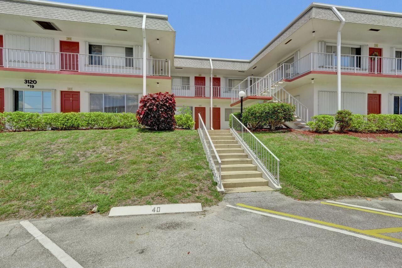 3120 Cynthia Lane, Unit 207, Lake Worth Beach, FL 33461 Photo