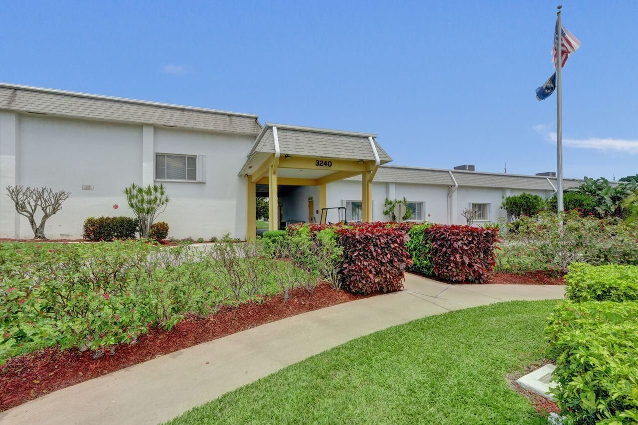 3120 Cynthia Lane, Unit 207, Lake Worth Beach, FL 33461 Photo