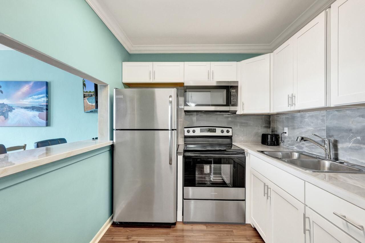 3120 Cynthia Lane, Unit 207, Lake Worth Beach, FL 33461 Photo