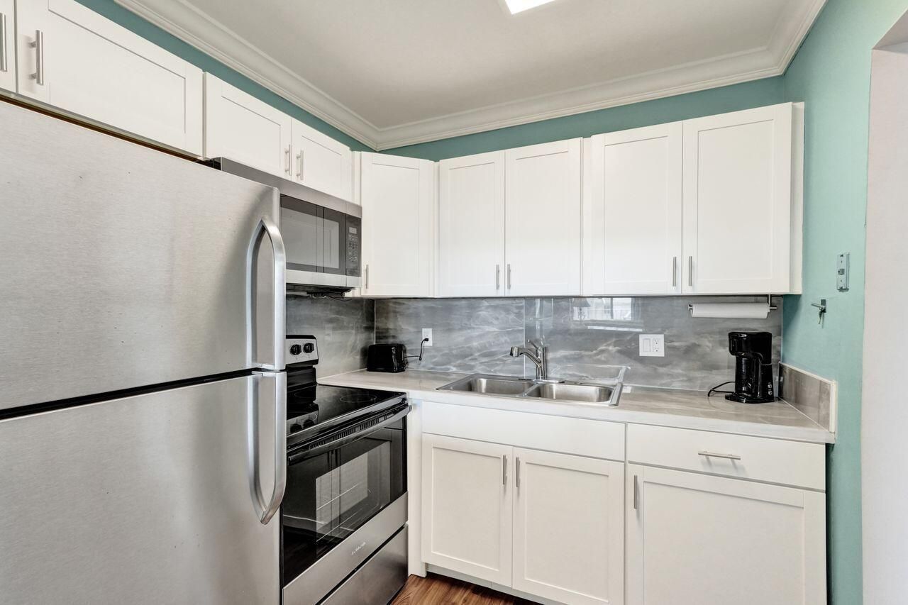 3120 Cynthia Lane, Unit 207, Lake Worth Beach, FL 33461 Photo