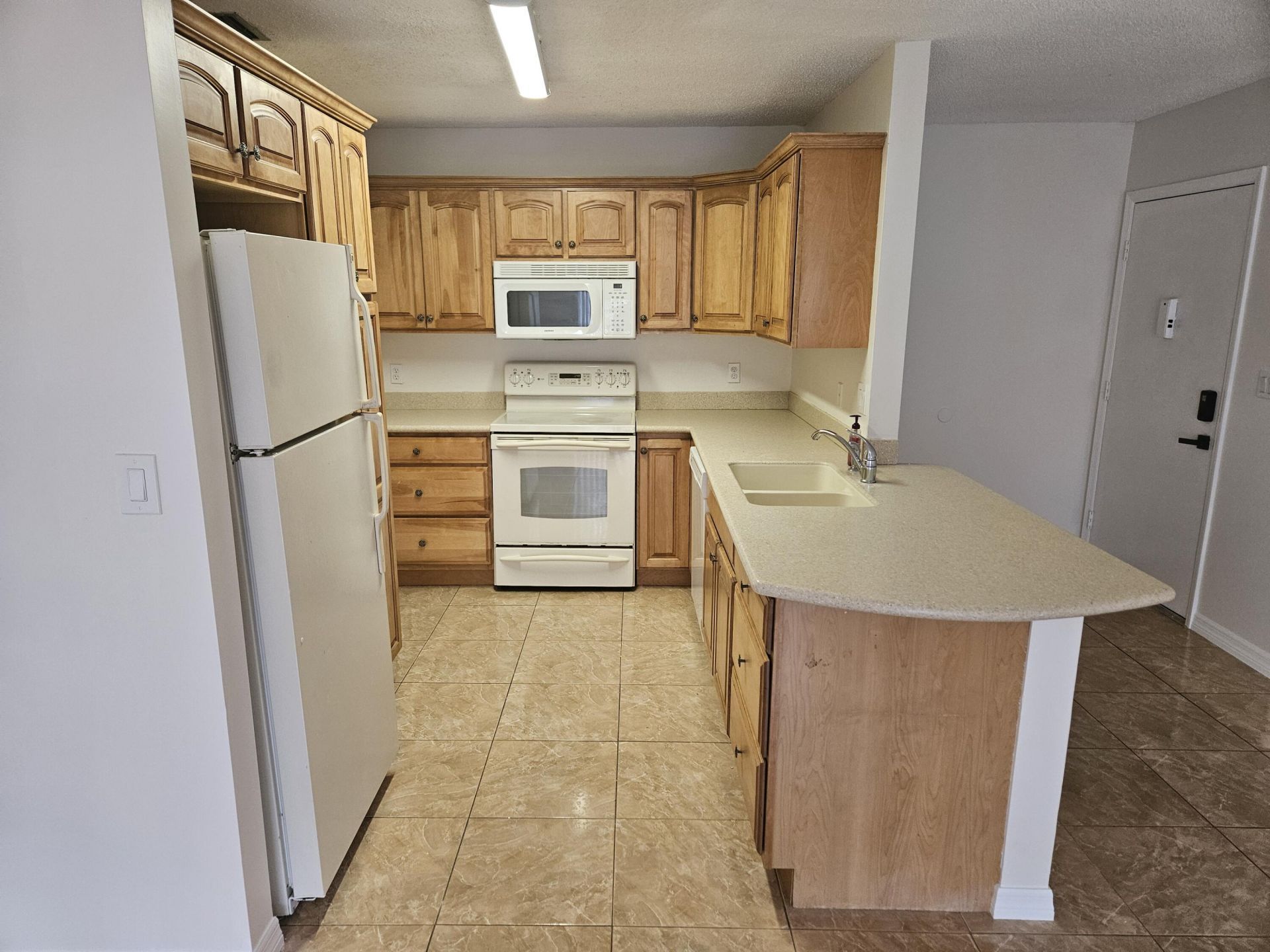 2050 Oleander Boulevard, Unit 10-108, Fort Pierce, FL 34950 Photo