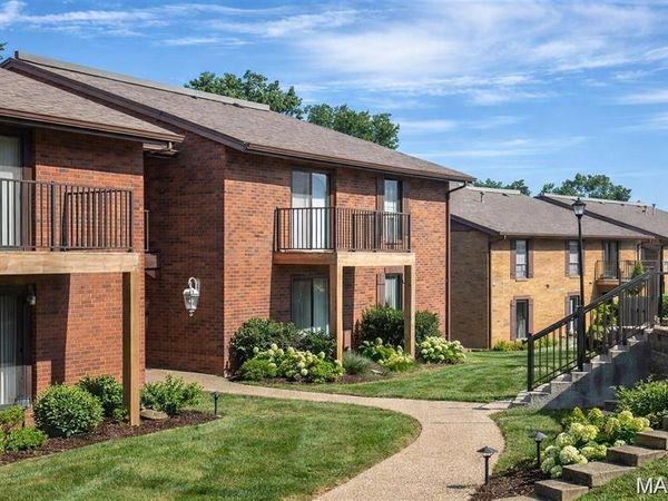 5593 Baronridge Drive, Unit 5, St Louis, MO 63129