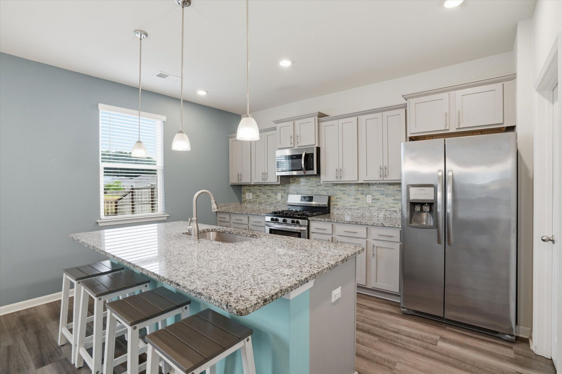 597 Wayton Circle Photo 8