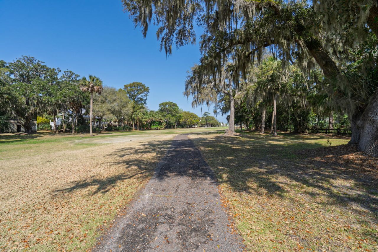 864 Club Cottage Road Photo 38
