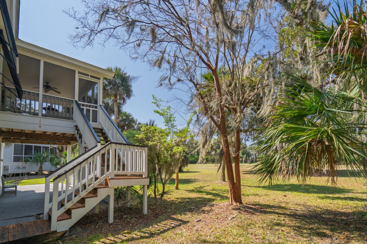 864 Club Cottage Road Photo 41