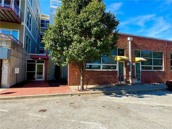 522 Locust Lane, Unit 302, Kansas City, MO 64106