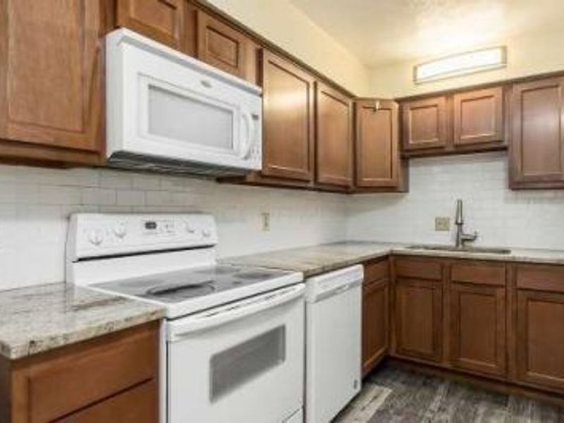 65 E 18th Avenue, Columbus, OH 43201 Photo 4