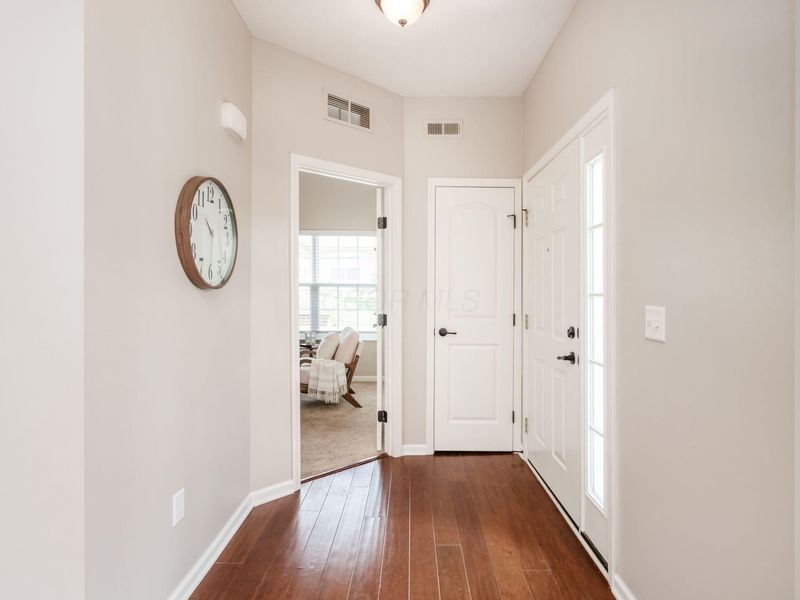 364 Cover Place, Columbus, OH 43235 Photo 5