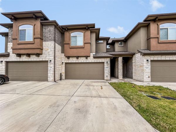2880 Donnell DR, Unit 3302, Round Rock, TX 78664