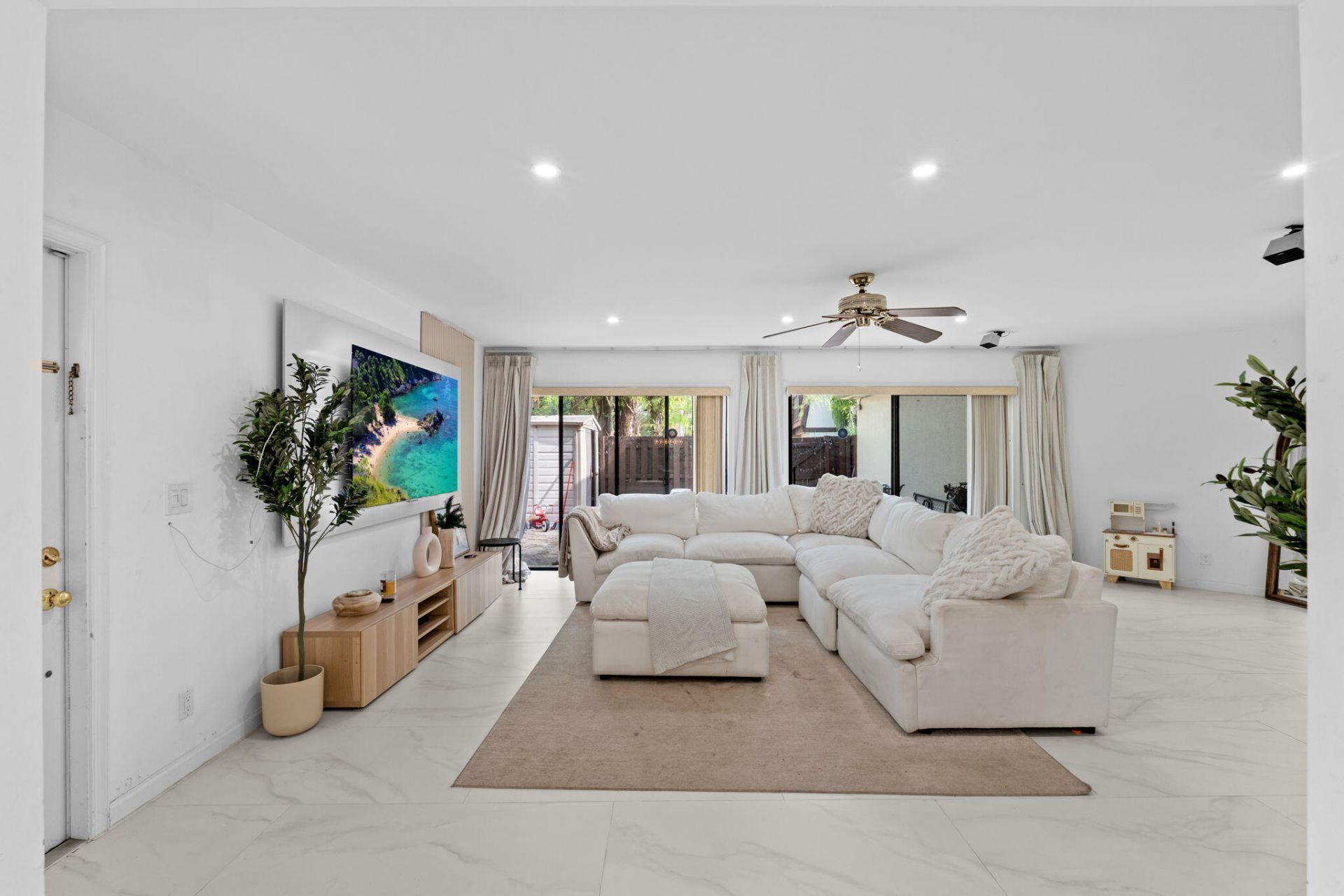 111 Weybridge Circle, Royal Palm Beach, FL 33411 Photo