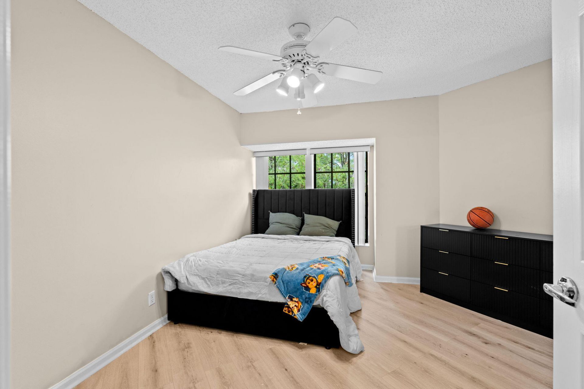 111 Weybridge Circle, Royal Palm Beach, FL 33411 Photo