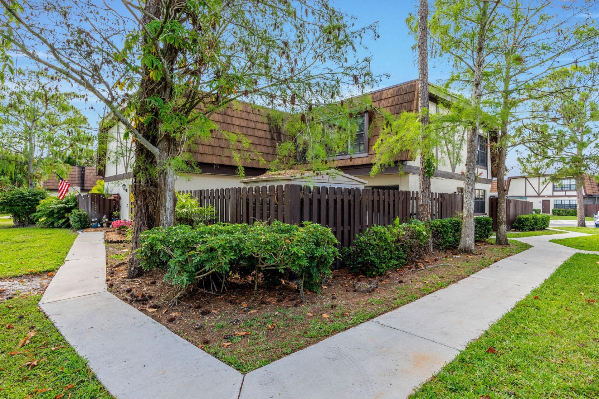 111 Weybridge Circle, Royal Palm Beach, FL 33411 Photo