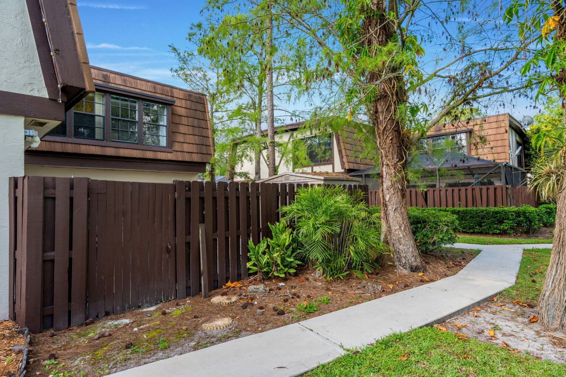 111 Weybridge Circle, Royal Palm Beach, FL 33411 Photo